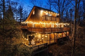 The Family Stone Luxe Cabin Sleeps 12 Hot tub Dogfriendly Dollywood